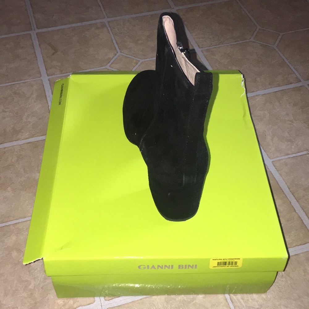 Boots - Picture 2 of 3